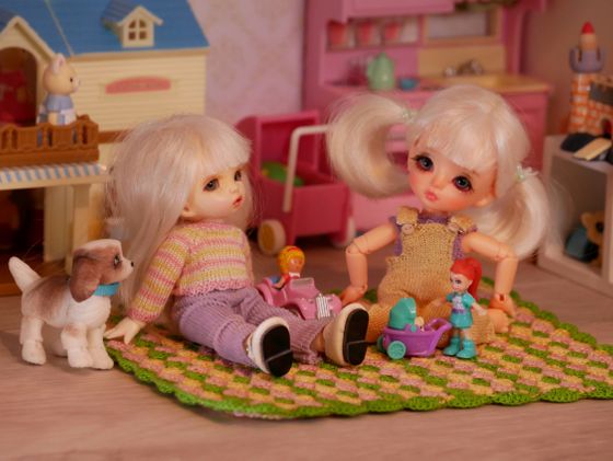Dollie play and chit chat