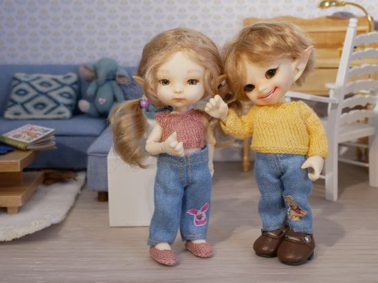 Frida and Billy rocking their jeans